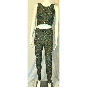 NWT - Strut This Workout Set Army Green w/ Blue Leopard Print - Size L